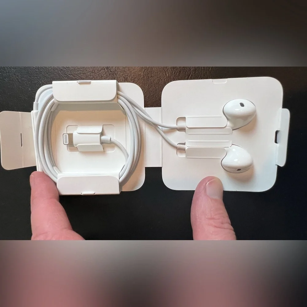 iPhone ear pods with lightening connector